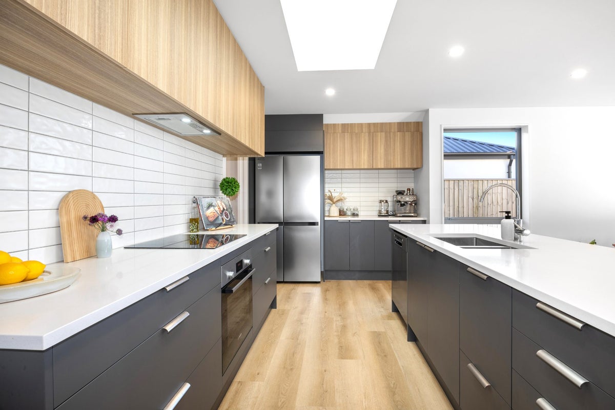 8 Waterford Farm Road, Halswell, Christchurch - Carousel 1