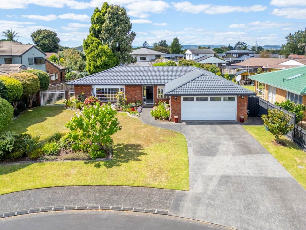 15 Foxbridge Lane, Conifer Grove, Takanini - Carousel 1