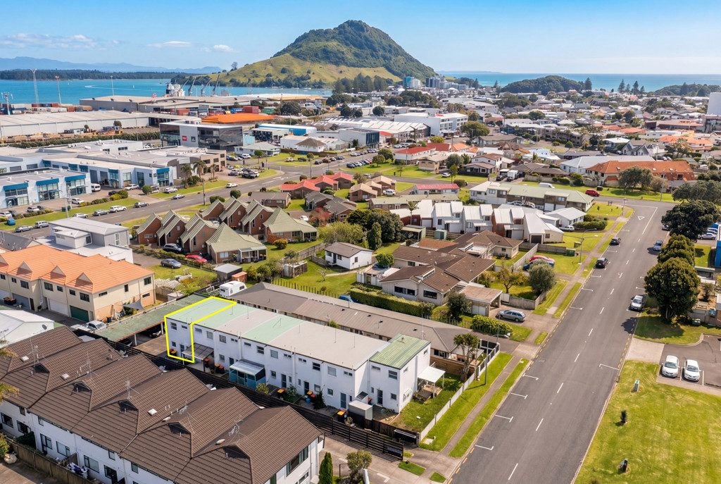 8/20 Miro Street, Mount Maunganui, Mount Maunganui - Carousel 1