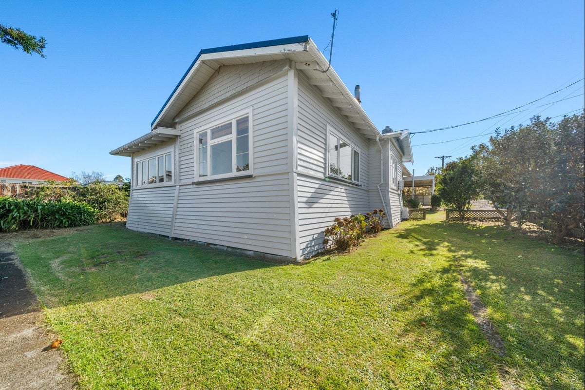 14A Walsh Road, Westown, New Plymouth - Carousel 2