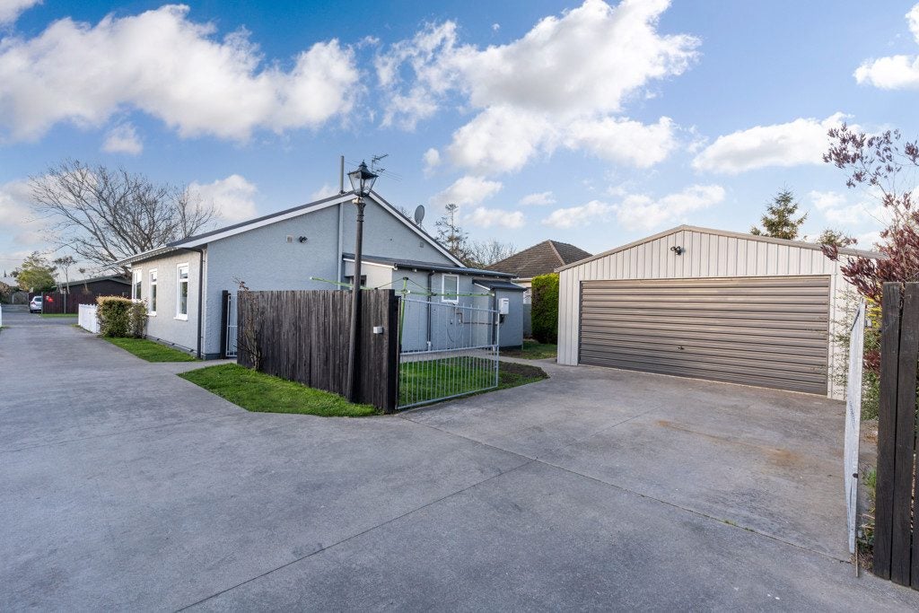 12 Koromiko Street, Saint Martins, Christchurch - Carousel 15