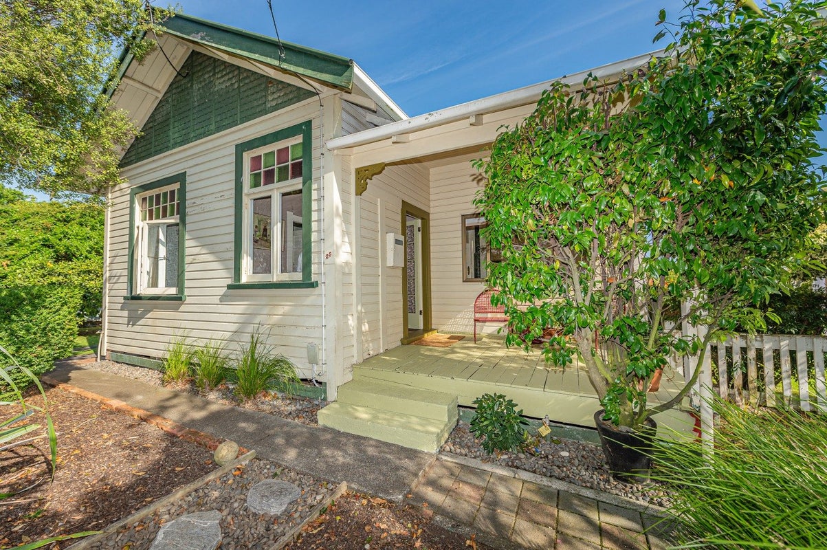 25 Spier Street, Aramoho, Whanganui - Carousel 1