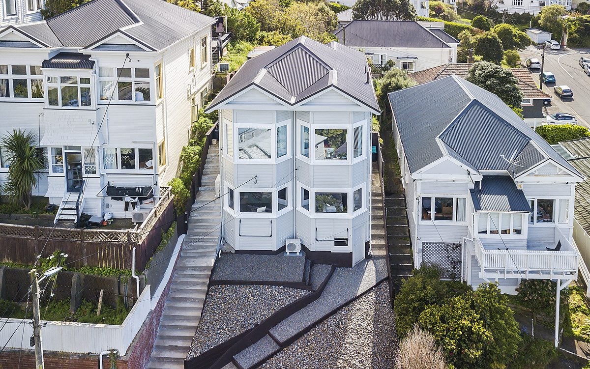 44 Konini Road, Hataitai, Wellington - Carousel 1