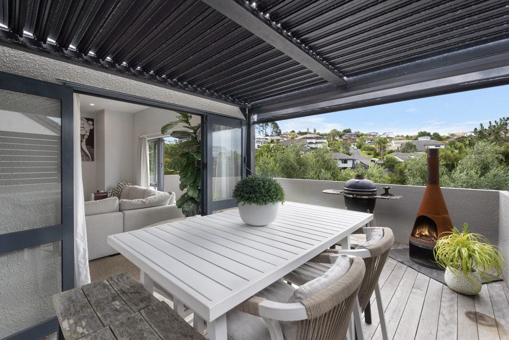 11/19 Langana Avenue, Browns Bay, Auckland - Carousel 1