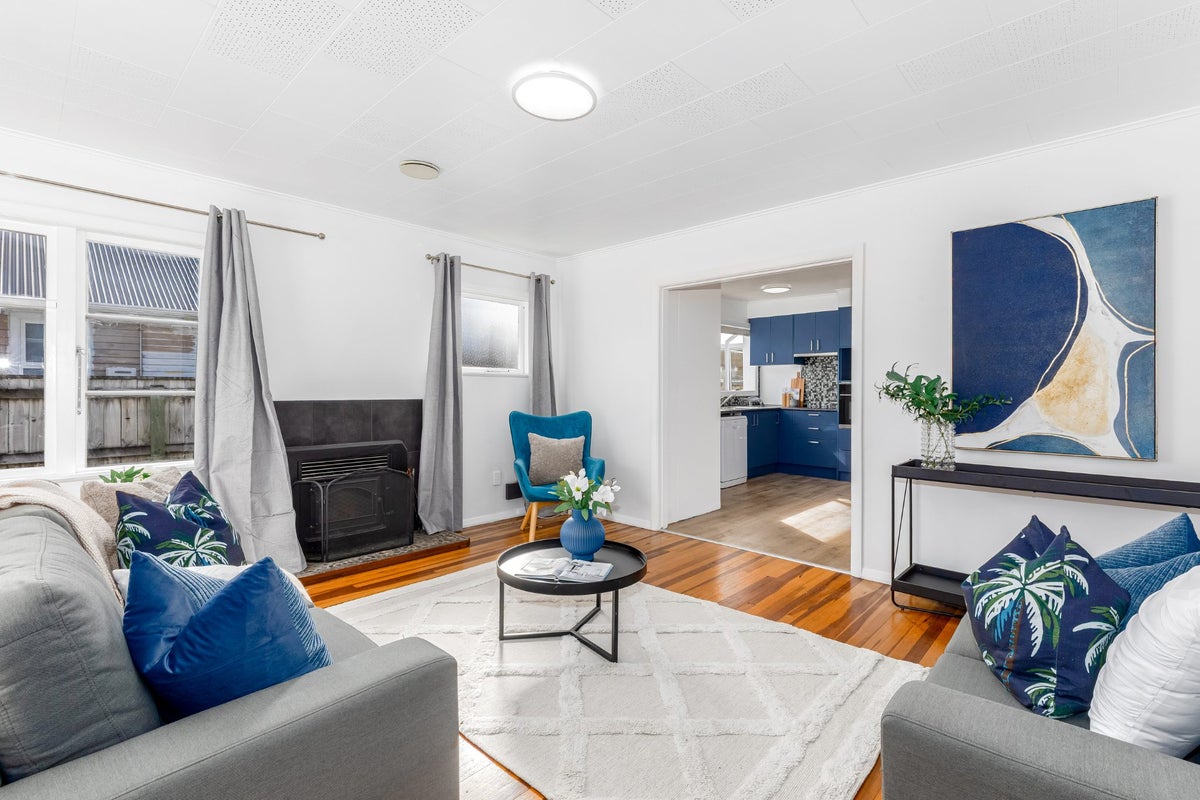 28 Totara St , Wainuiomata, WAINUIOMATA - Carousel 2