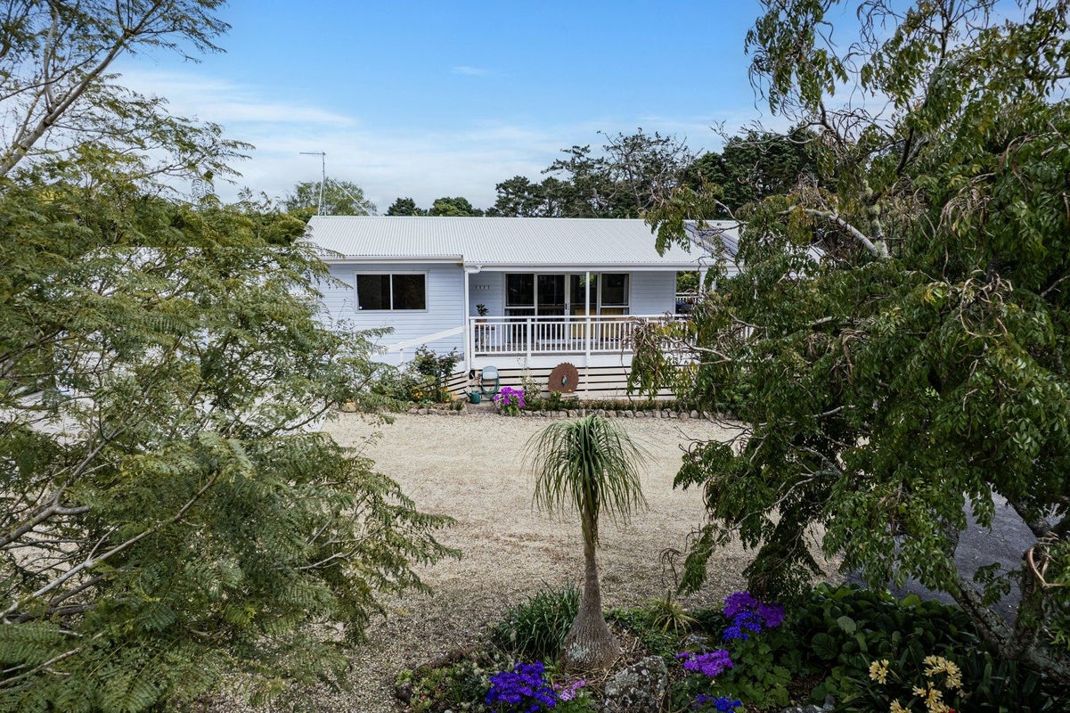 65 Main Road, Kamo - Carousel 1