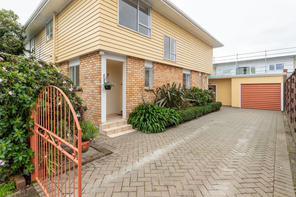 5A Pilmuir Street, Hutt Central, Lower Hutt - Carousel 1
