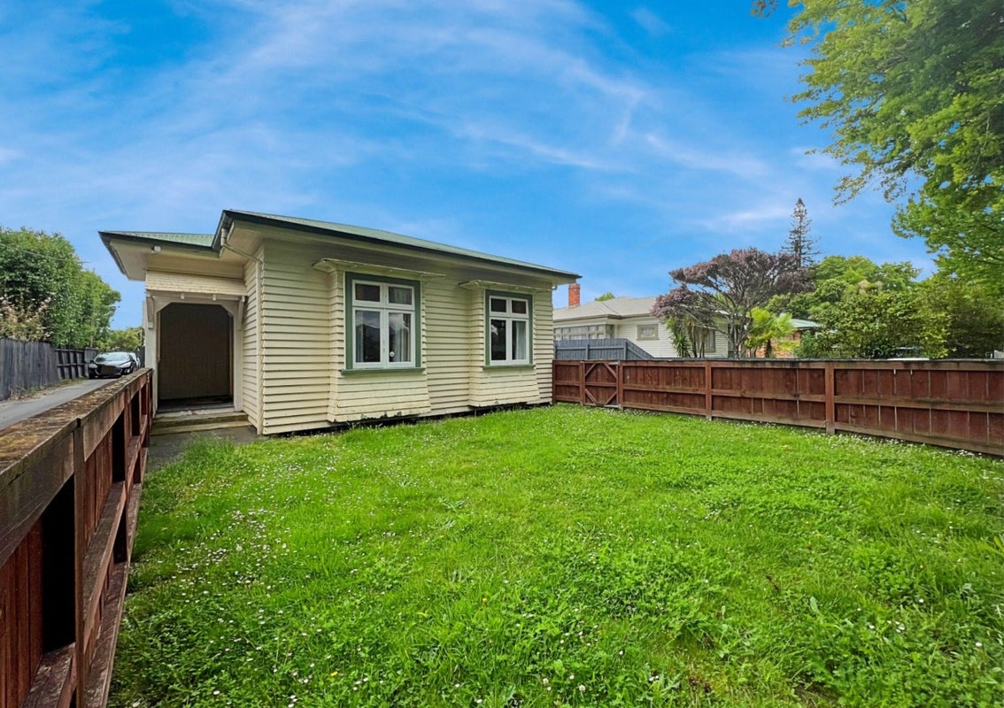 15 Kitchener Street, Claudelands, Hamilton, Waikato - Carousel 21