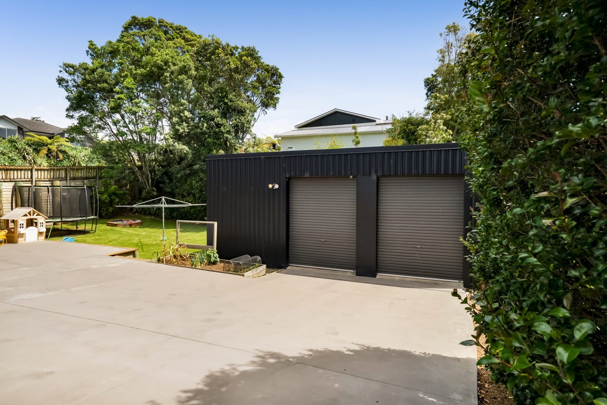 112 Smart Road, Glen Avon, New Plymouth - Carousel 2