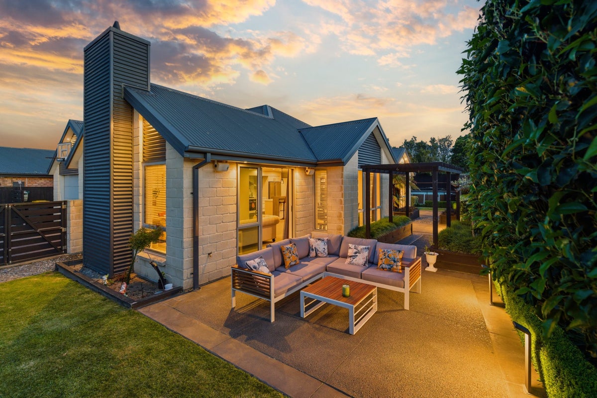 25 Iraklis Close, Templeton, Christchurch - Carousel 1