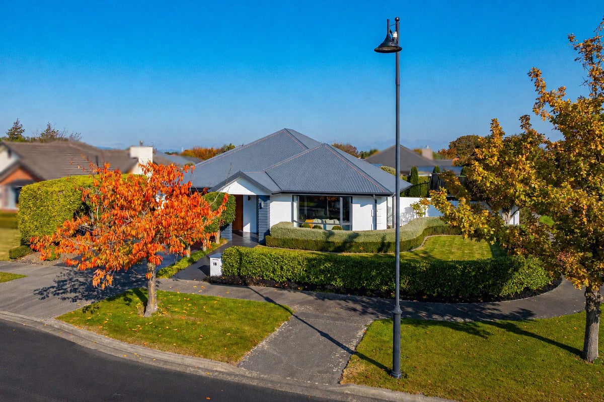 18 Stallion Avenue, Halswell, Christchurch - Carousel 1