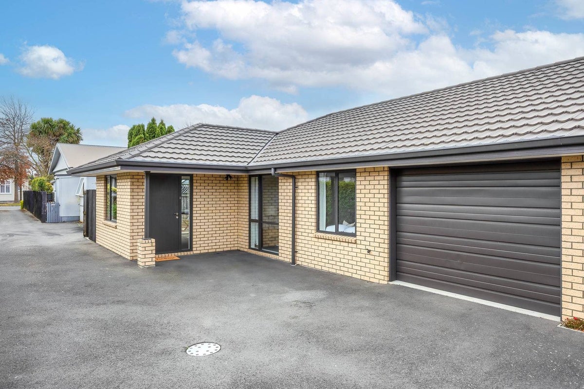 2/112 Edward Avenue, Edgeware, Christchurch - Carousel 1