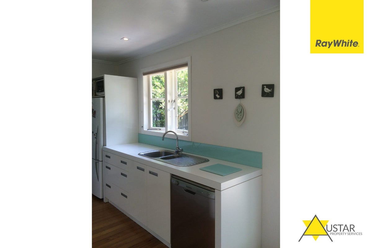 49 South Lynn Road, Titirangi, Auckland - Carousel 2