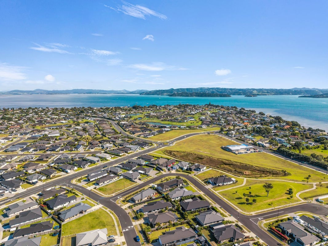11 Kaurinui Crescent, One Tree Point, Whangarei - Carousel 25