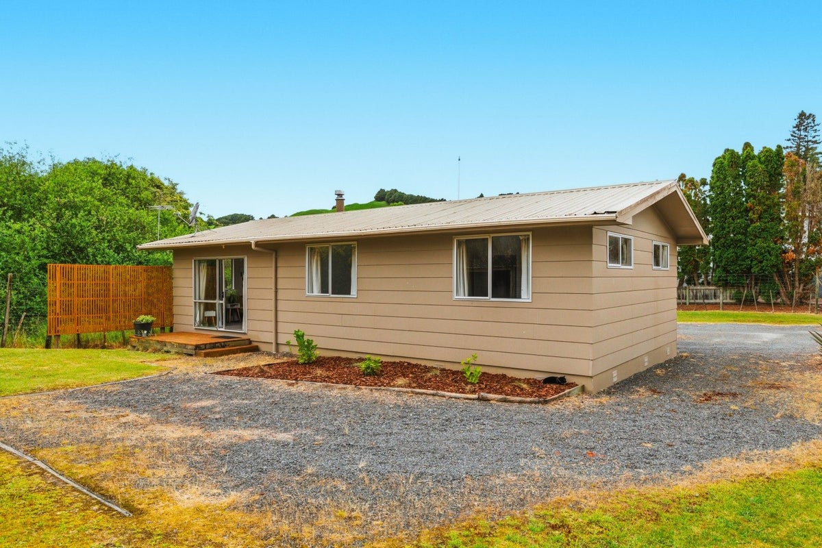 25 Falkner Park, Taumarunui, Taumarunui - Carousel 2