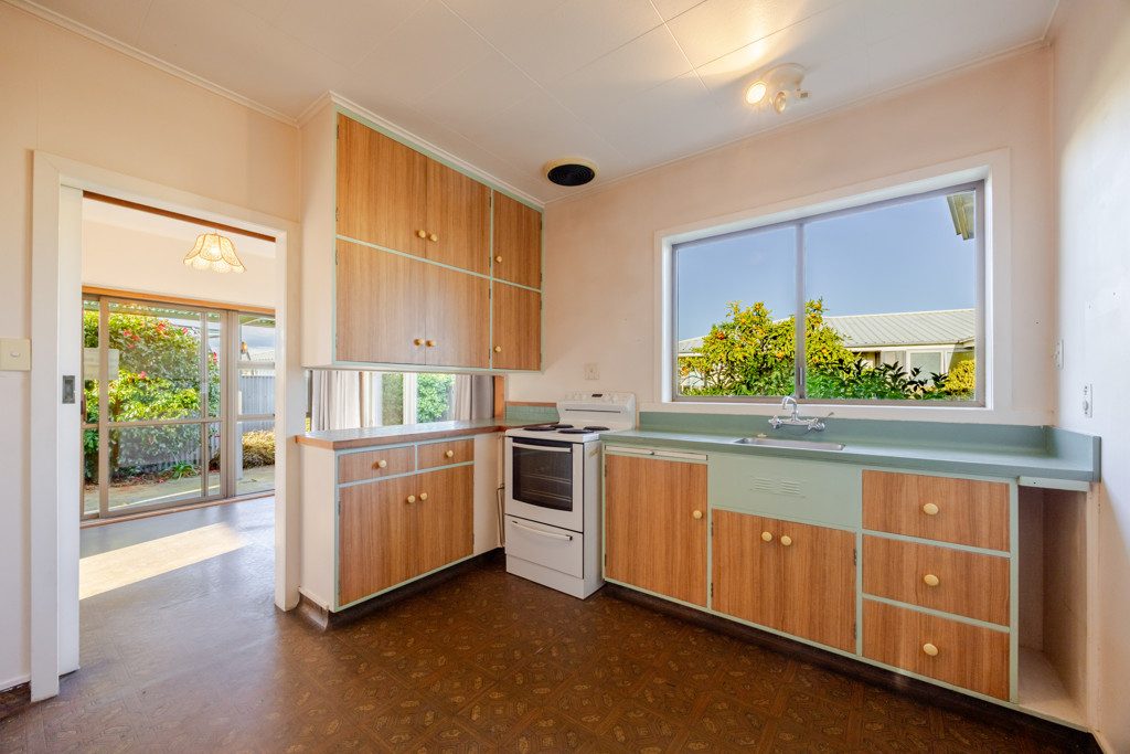 1303 Briggs Place, Mayfair, Hastings - Carousel 2