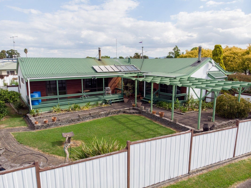 2 Hale Place, Ngatea, Ngatea - Carousel 2