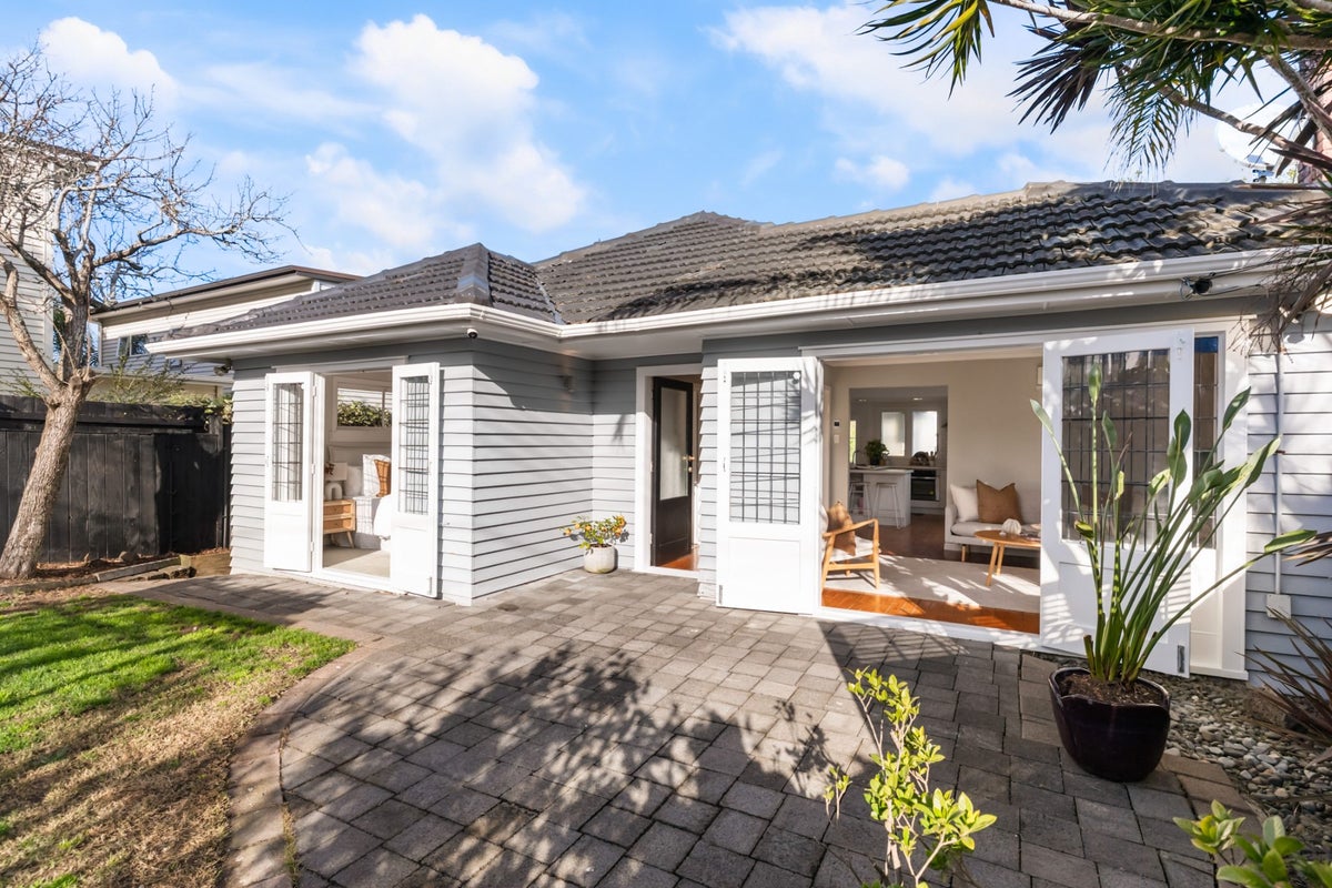 1/36 Arawa Street, New Lynn, Auckland - Carousel 1