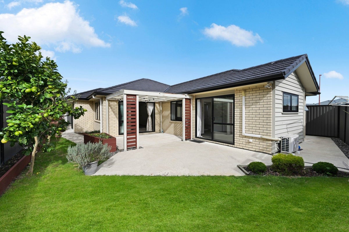 67 Stan Heather Drive, Glenview, Hamilton - Carousel 1