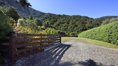 22 Worlds End Road, Tennyson Inlet, Marlborough Sounds - Carousel 1