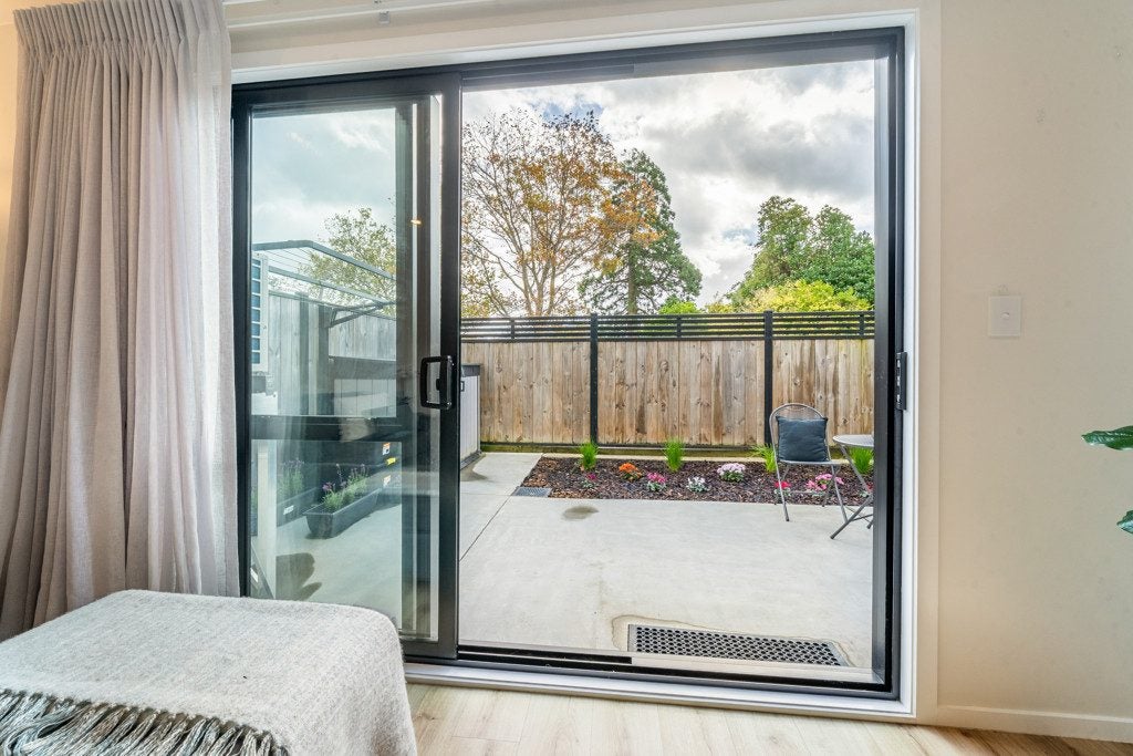 15 Raeble Walkington Lane, Wallaceville, Upper Hutt - Carousel 2