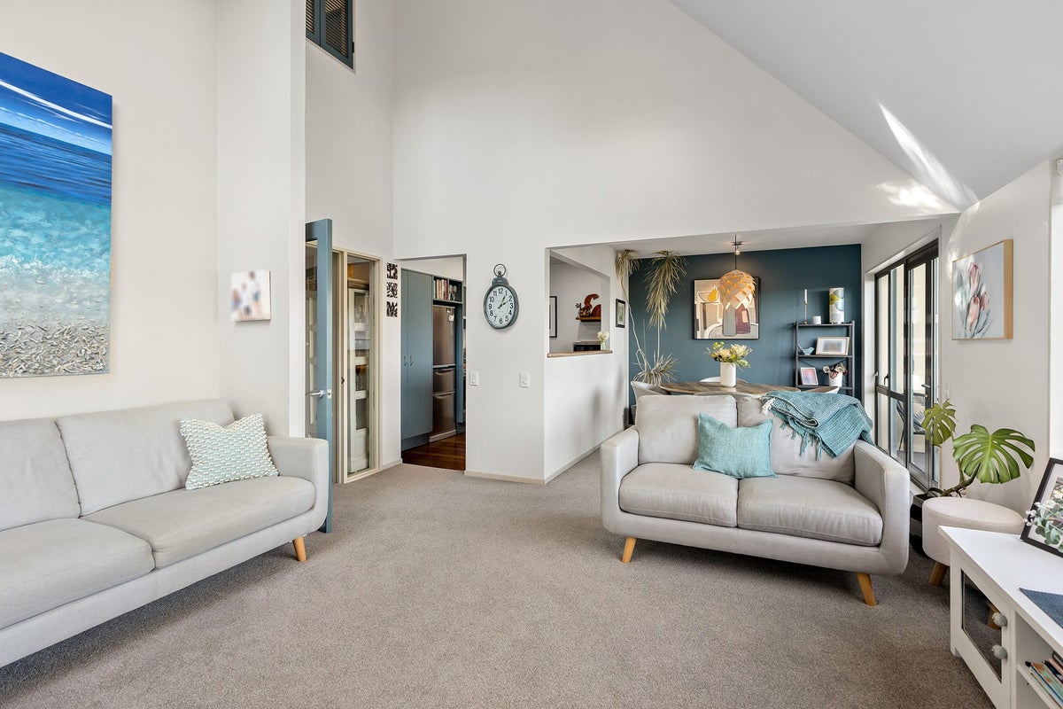 19D Pembroke Road, Northland, Wellington - Carousel 2