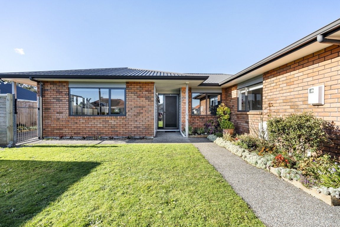 63 Lismore Street, Merrilands, New Plymouth - Carousel 2