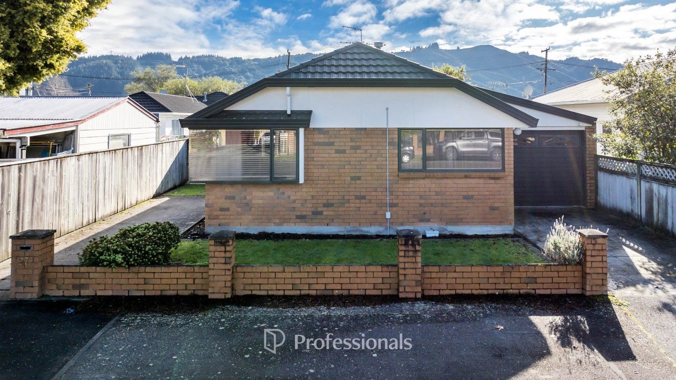 2/27 McParland Street, Ebdentown, Upper Hutt - Carousel 1
