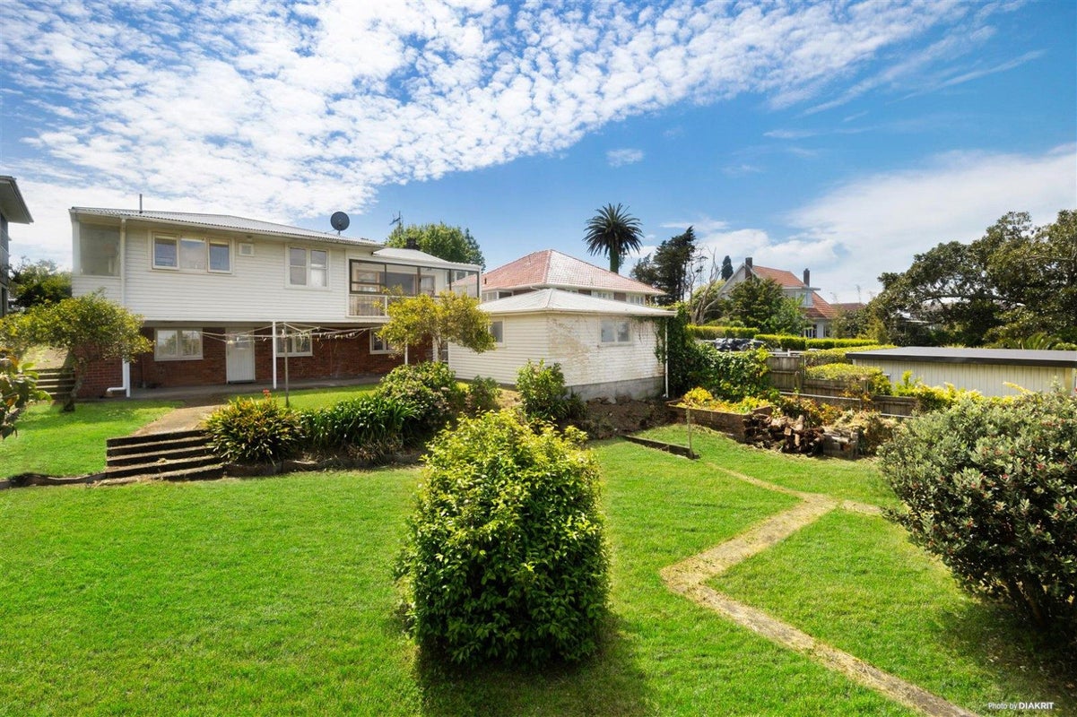 198 Hillsborough Road, Hillsborough, Auckland - Carousel 1