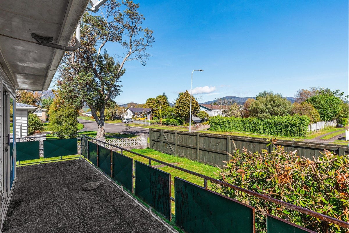 81 Rangipoia Place, Turangi, Turangi - Carousel 2