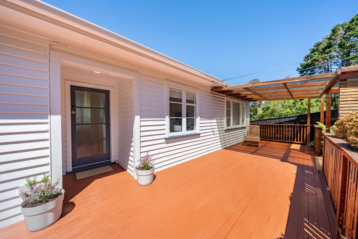 12 Glenside Road, Glenside, Wellington - Carousel 2