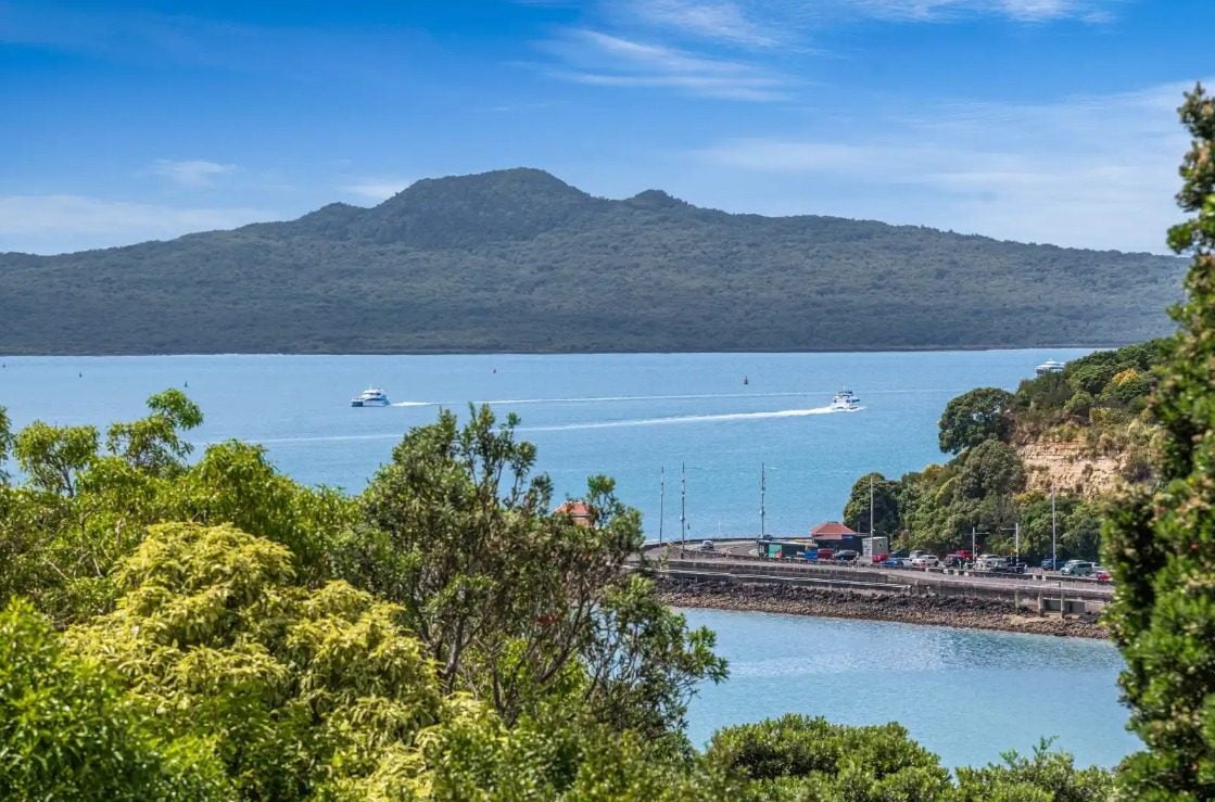 36 Paritai Drive, Orakei, Auckland - Carousel 1