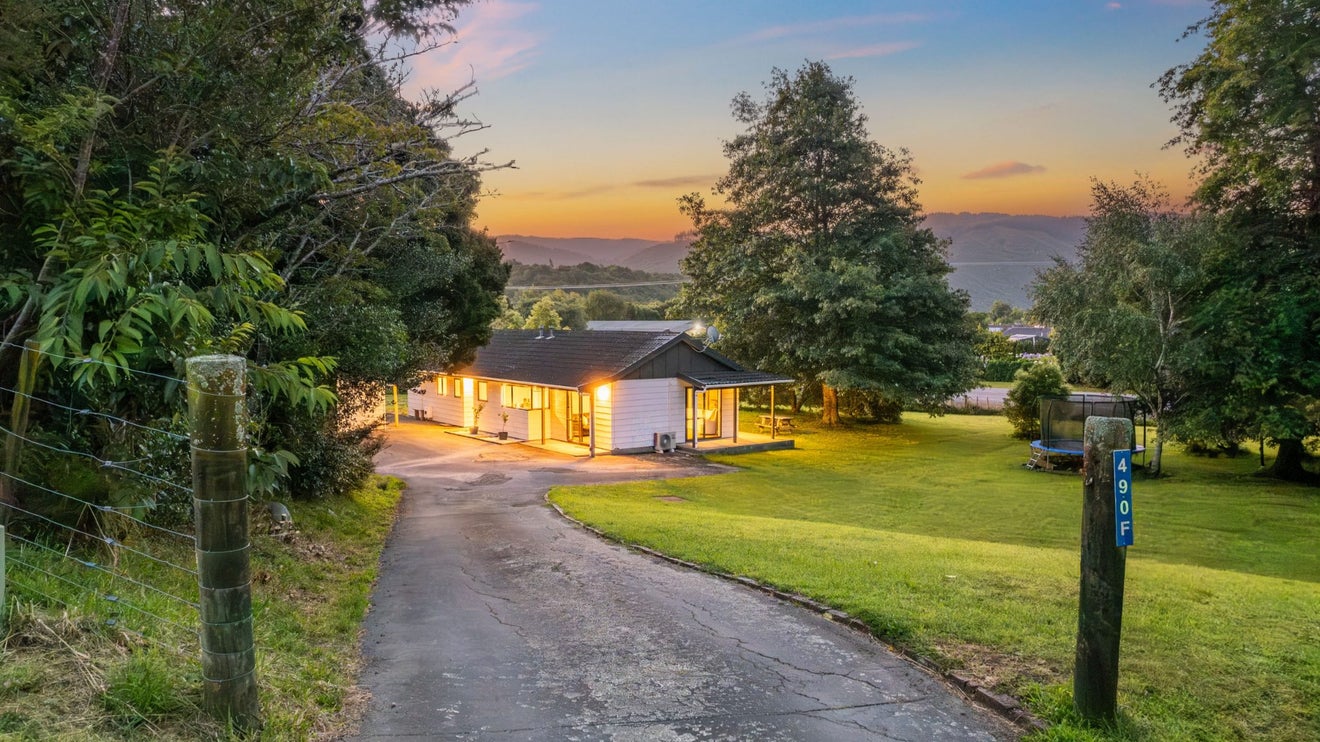 490F Main Road North, Timberlea, Upper Hutt - Carousel 1