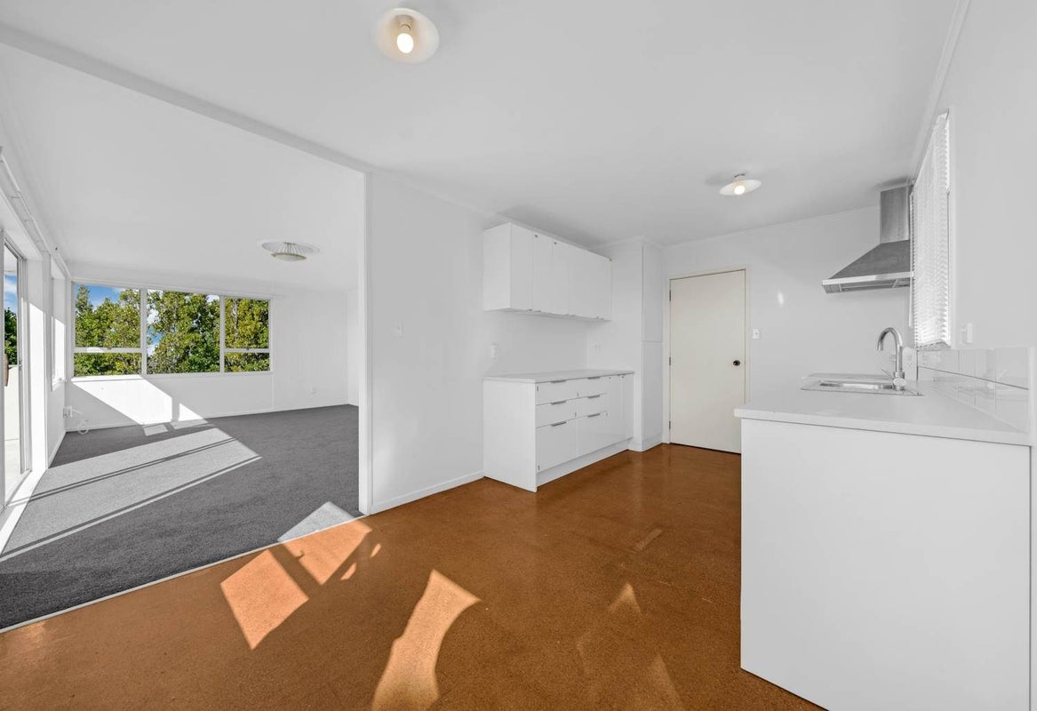 12 Target Road, Totara Vale, Auckland - Carousel 2