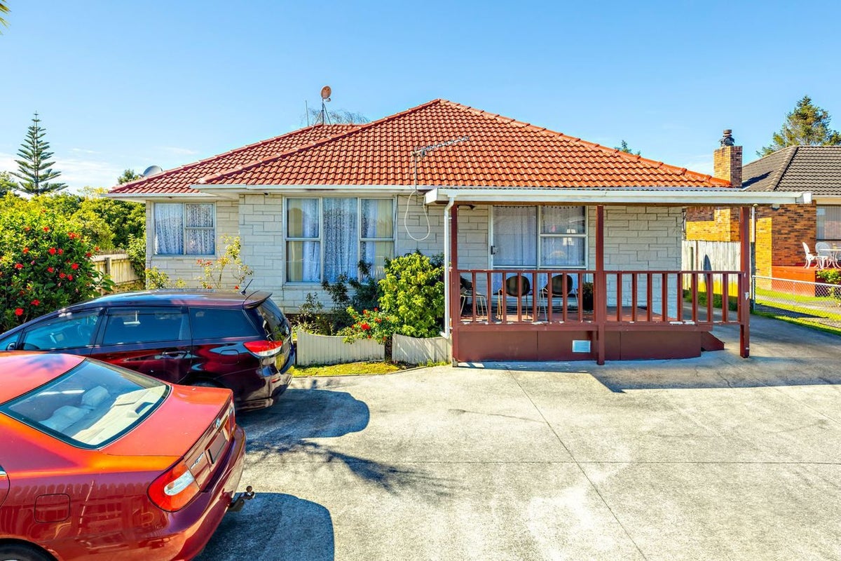 12 Nicola Place, Mangere, Auckland - Carousel 1