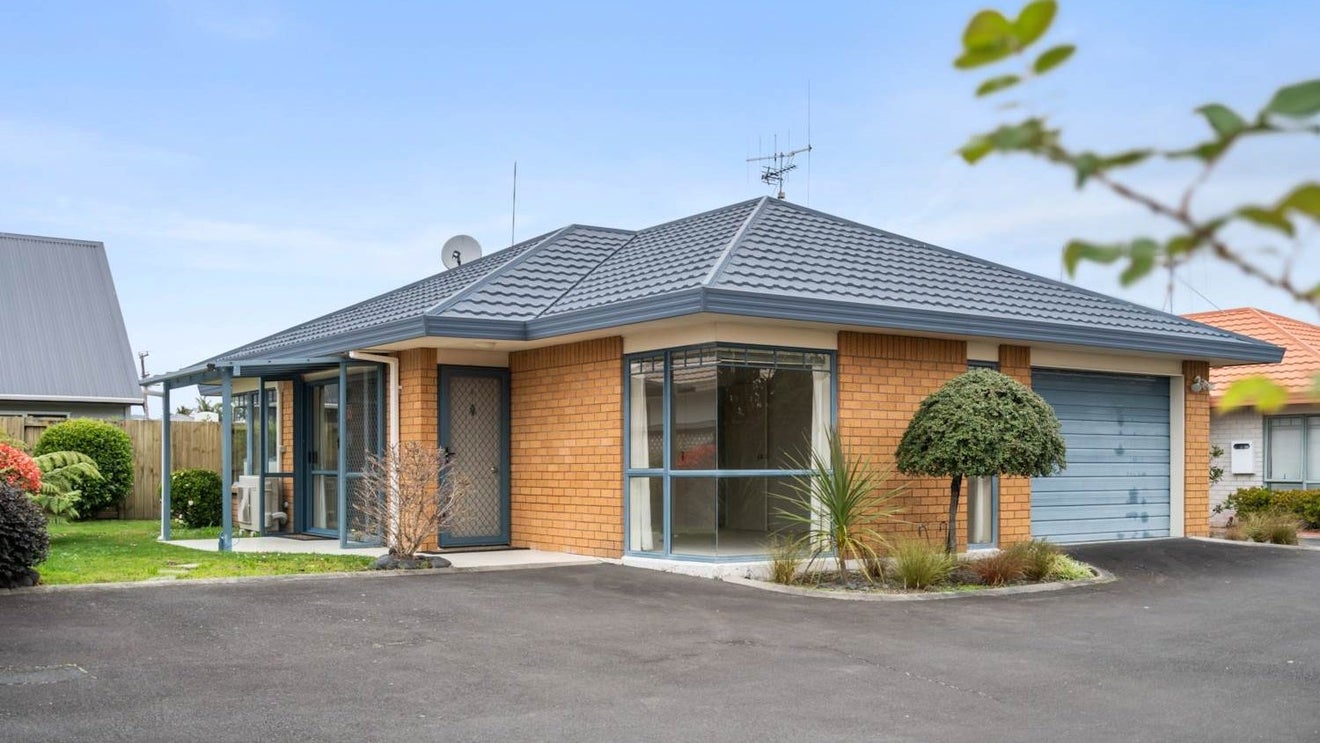 2 Pemberton Way, Greerton, Tauranga - Carousel 1