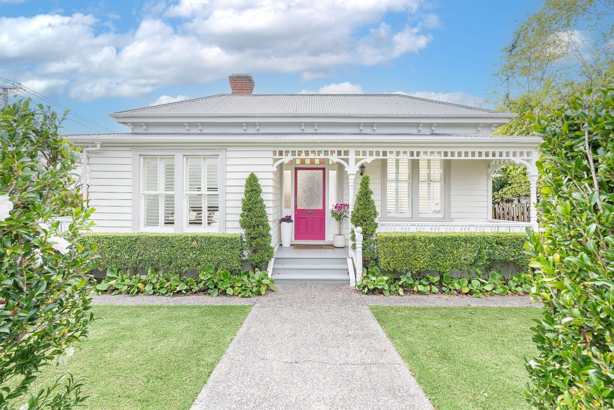 37 Brixton Road, Mount Eden, Auckland - Carousel 1