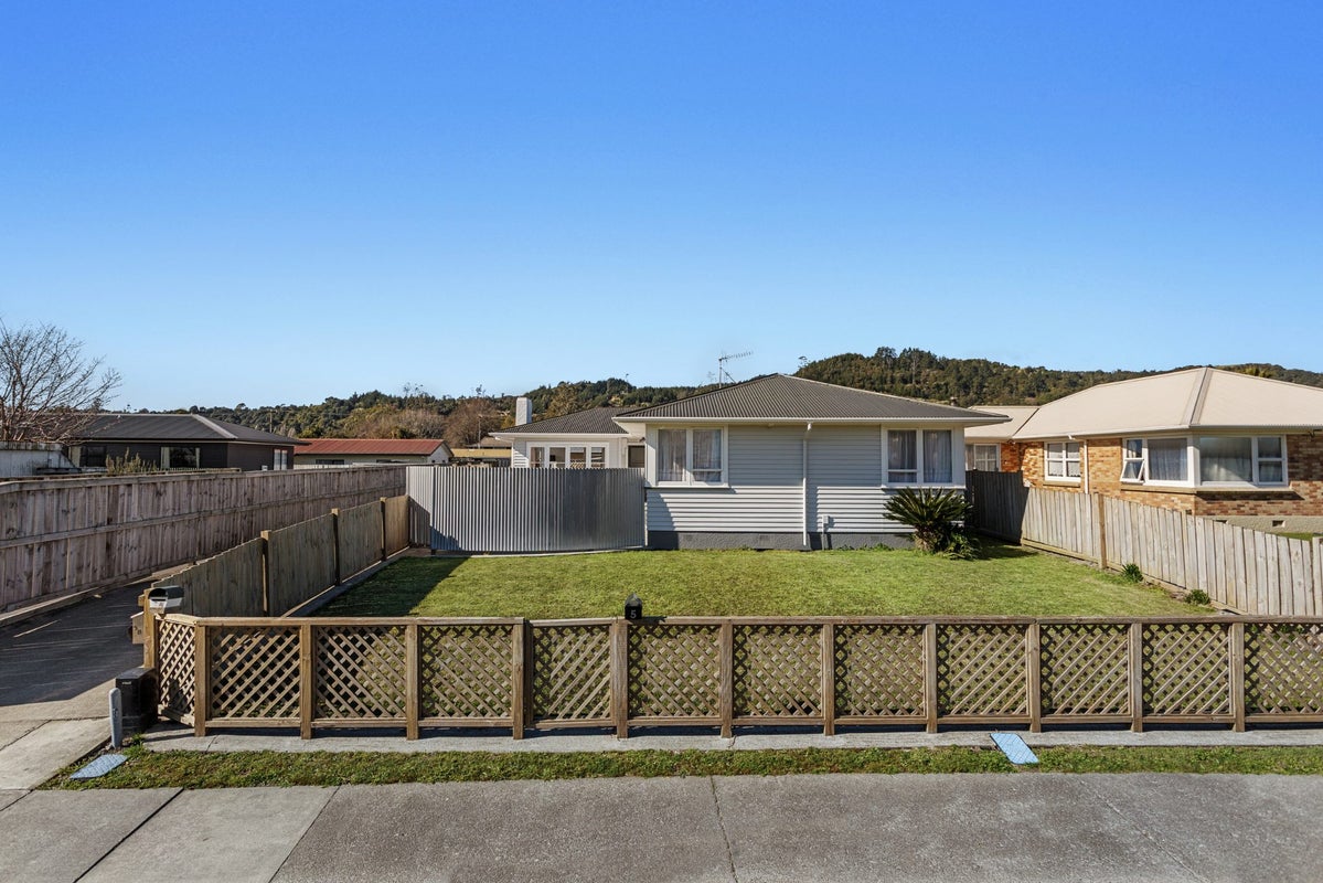5 Lord Cobham Avenue, Whakatane, Whakatane - Carousel 2