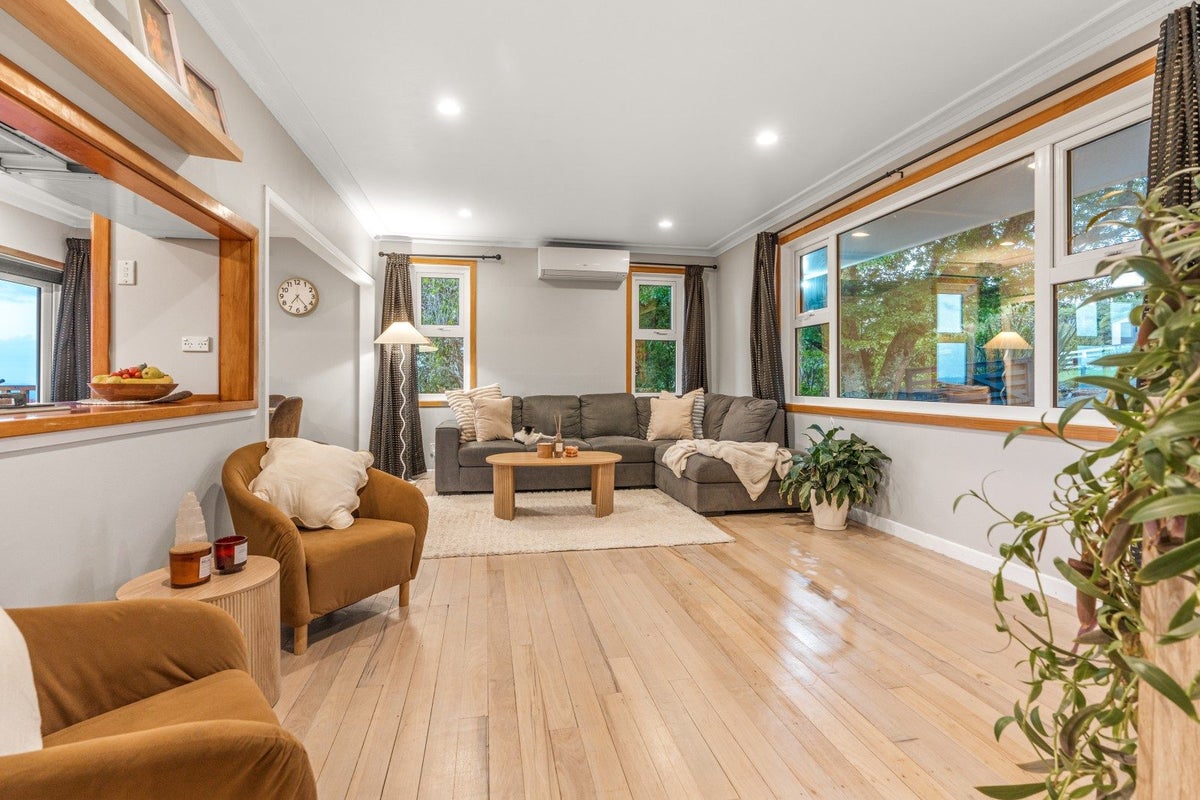 269 Forest Hill Road, Waiatarua, Auckland - Carousel 2