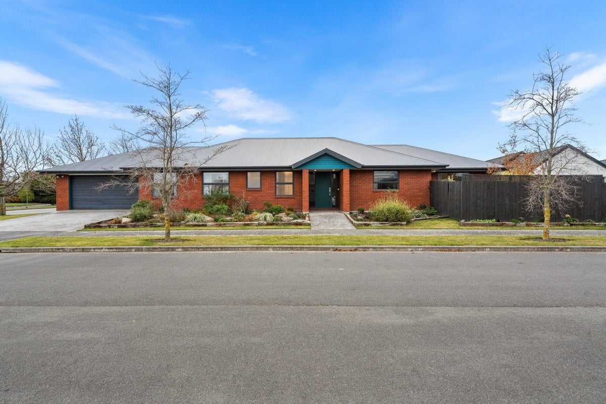 36 Reighton Drive, Allenton, Ashburton - Carousel 1