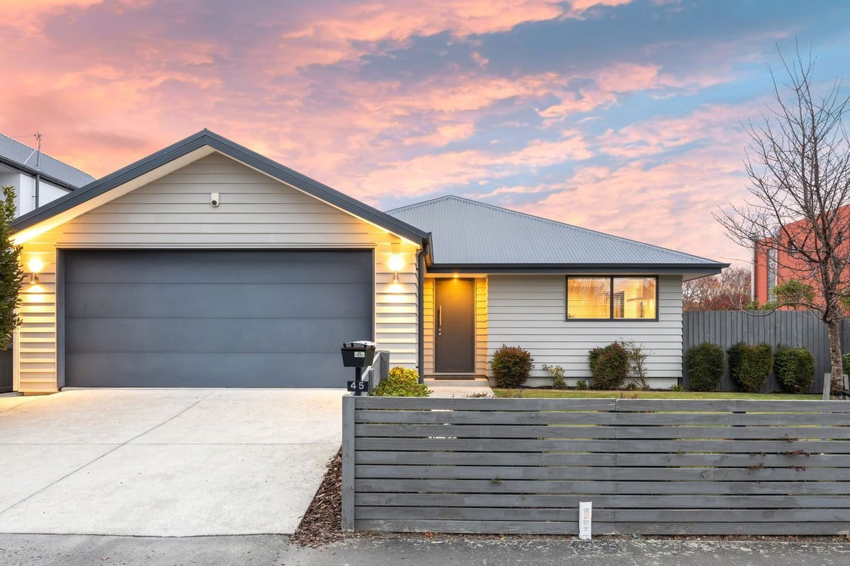 45 Woodville Street, Edgeware, Christchurch - Carousel 1