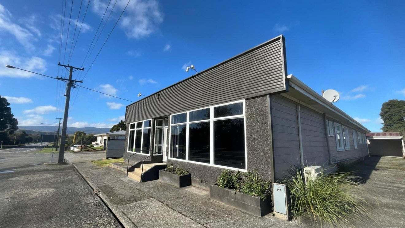 85 Half Mile Road, Tuatapere, Tuatapere - Carousel 1