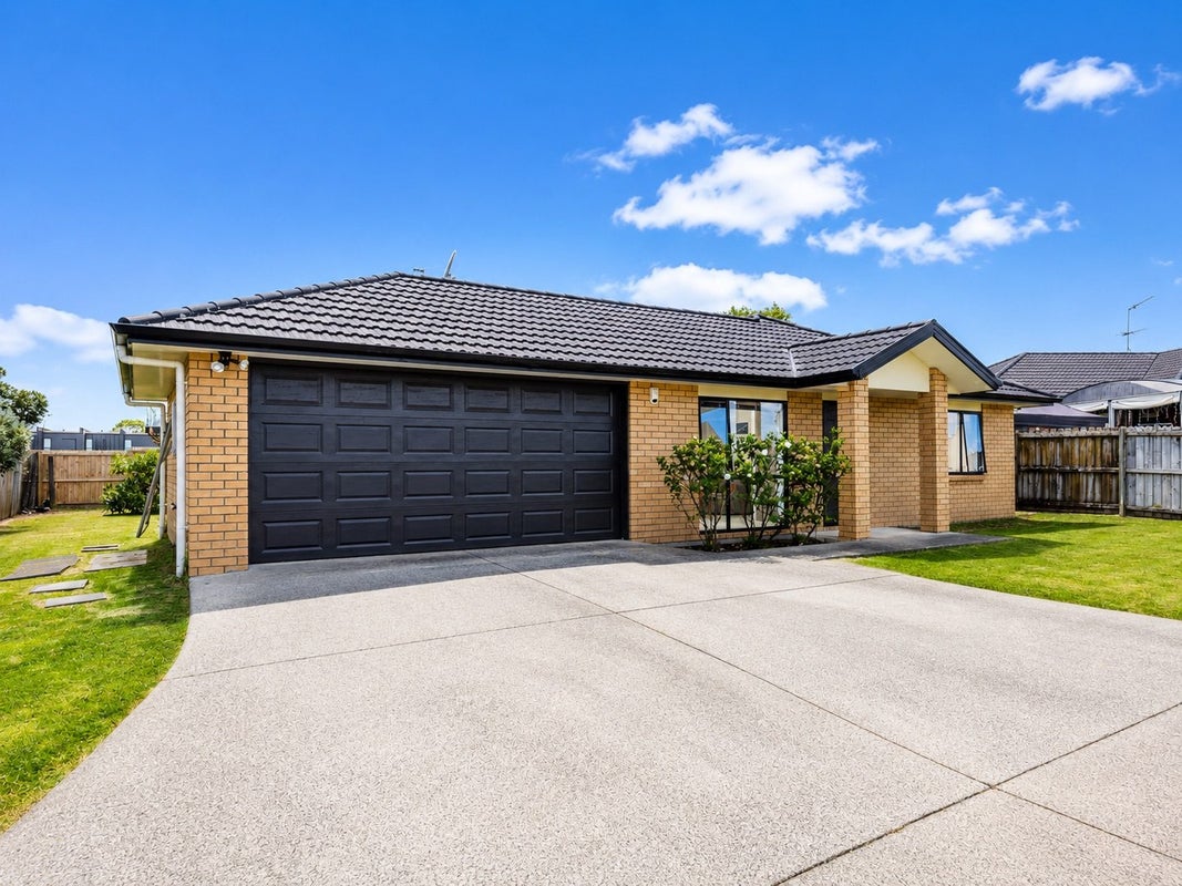 41 Secoia Crescent, Mangere, Auckland - Carousel 1