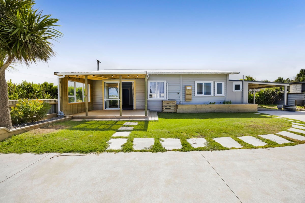 23 Layard Street, Opunake - Carousel 1