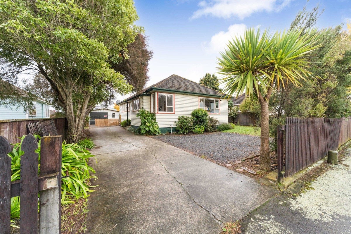 26 Humber Street, Roslyn, Palmerston North - Carousel 1