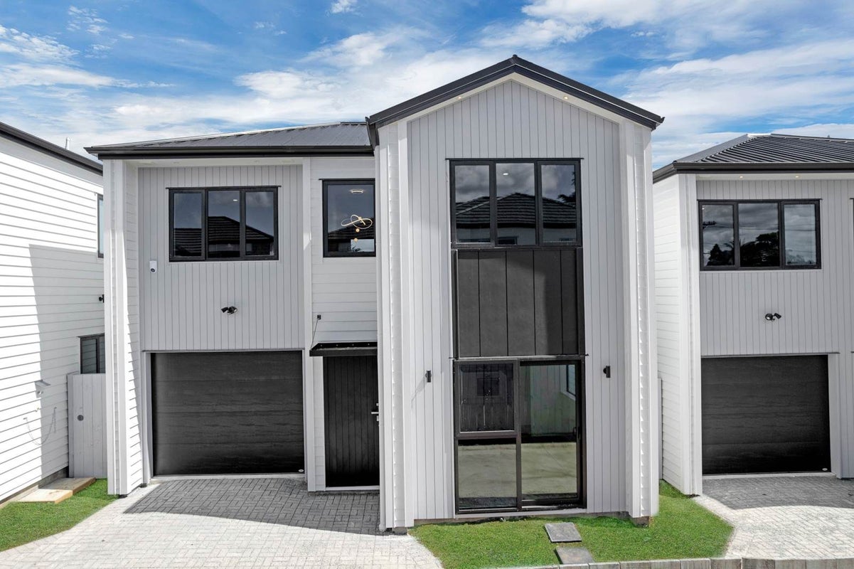 8B Gardiner Grove, Mangere East, Auckland - Carousel 2
