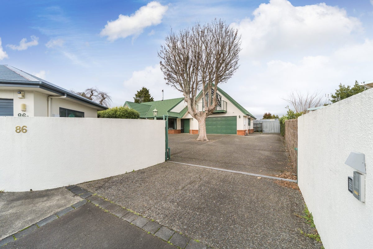 86 Pahiatua Street, Hokowhitu, Palmerston North - Carousel 38