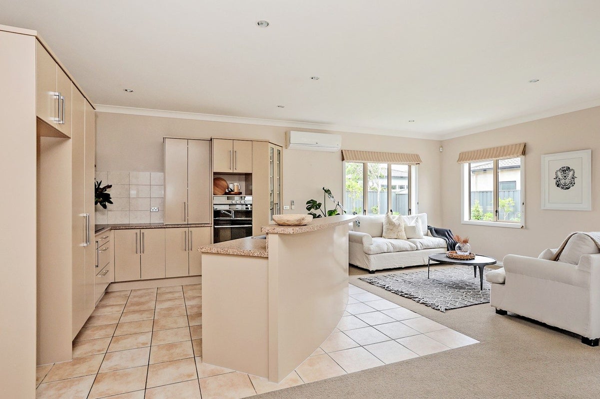 7 Hunter Drive, Awatoto, Napier - Carousel 2