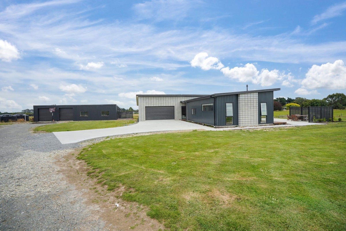 112 Mason Road, SEAWARD BUSH, INVERCARGILL - Carousel 1