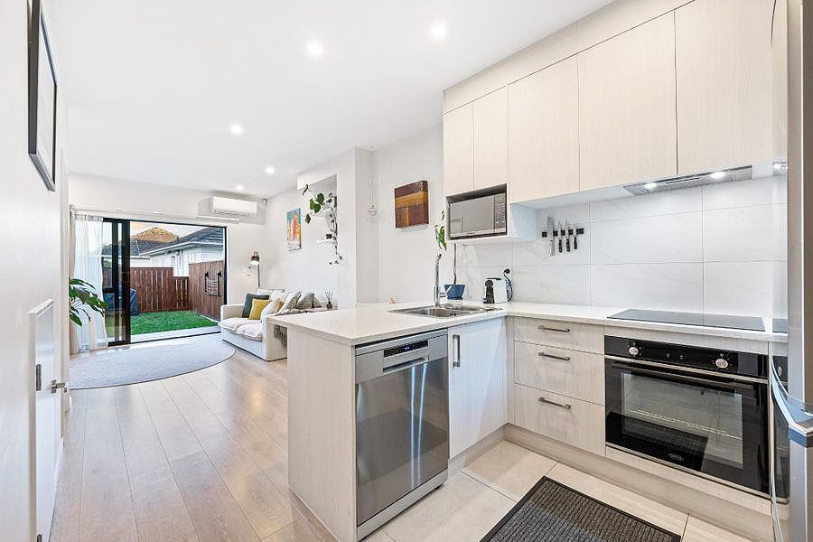5/47 Arawa, New Lynn, Waitakere City, Auckland - Carousel 1